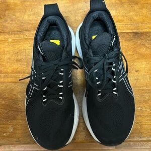 Looking for a comfortable running shoe, the Gel Nimbus 25 is it!